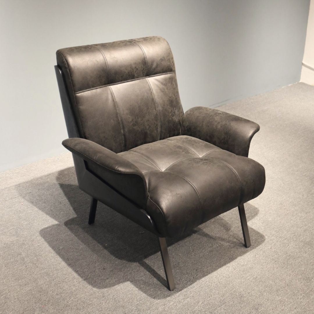 Arlo – Minimalistischer Polstersessel mit Schlanken Industrie-Beinen