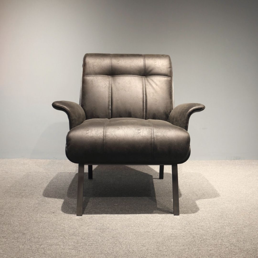 Arlo – Minimalistischer Polstersessel mit Schlanken Industrie-Beinen